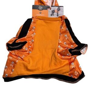 Hyde and Eek Halloween Pet Cropped Hoodie medium‎ orange with white skulls  NWT